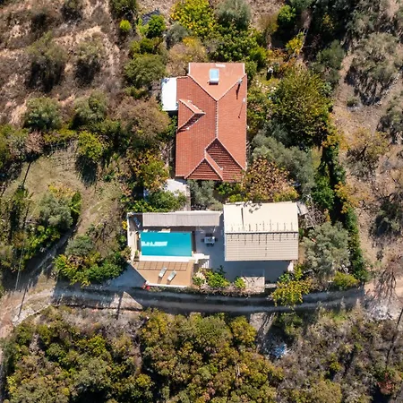 Maneas Exclusive New Luxury Villa